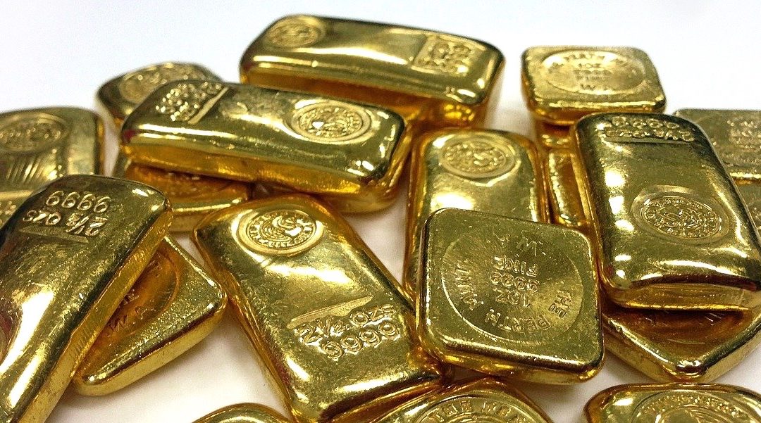 Investir dans l’or en 2020 : notre avis sur les avantages, les risques et comment s’y prendre.