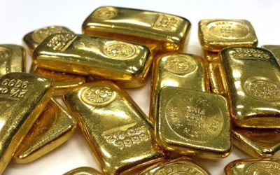 Investir dans l’or en 2020 : notre avis sur les avantages, les risques et comment s’y prendre.